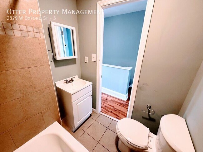 Building Photo - 2829 W Oxford St