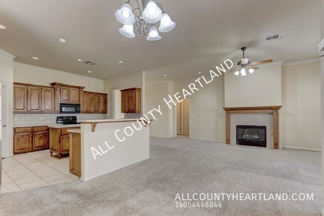 Building Photo - 15813 Traditions Blvd