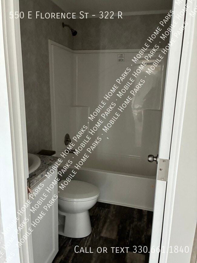 Building Photo - 550 E Florence Ave