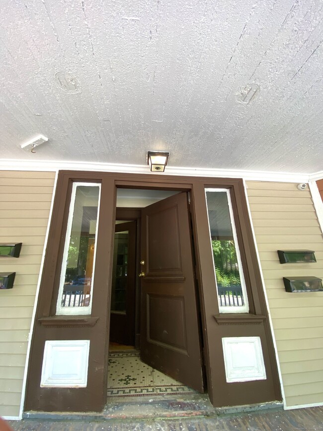 Building Photo - 93 Hillside Ave
