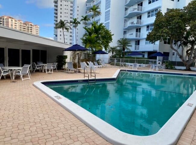 Building Photo - 1530 S Ocean Blvd