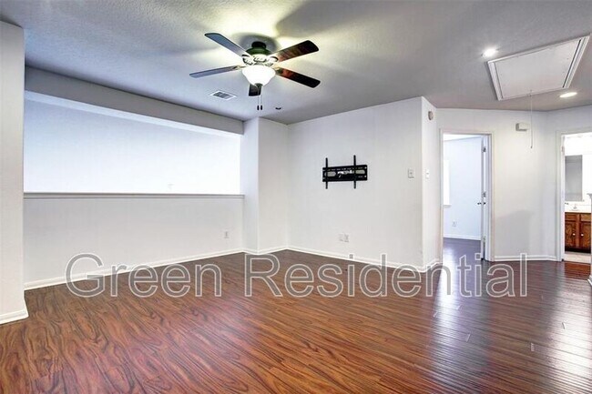 Building Photo - 10024 Hidden Falls Dr