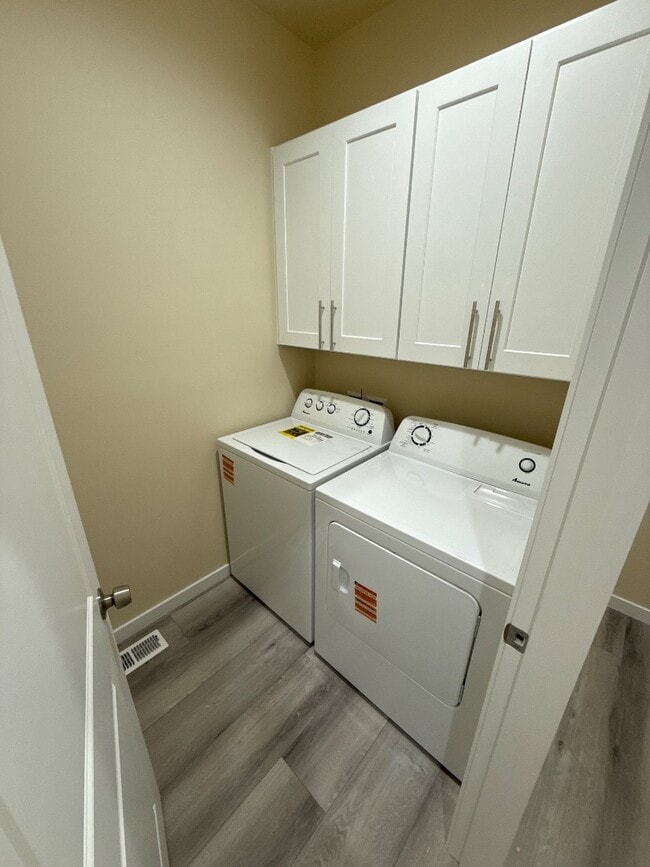 Building Photo - 9007 Nafizah Way