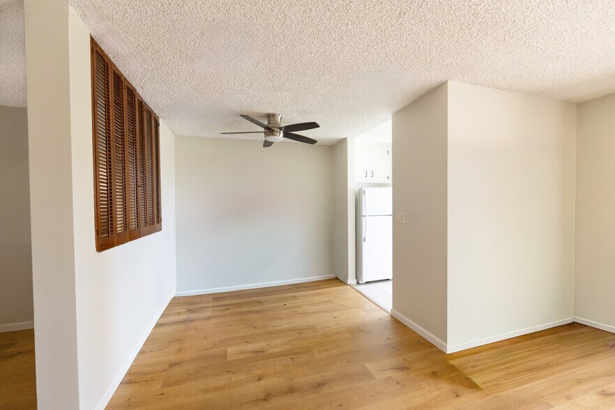 Building Photo - 5625 Windsor Way