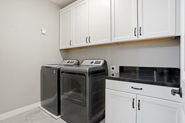 Building Photo - 7471 E Paraiso Dr
