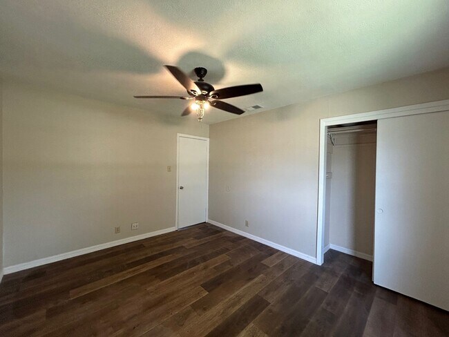 Building Photo - 3BED/2BATH Home for lease! Available Now in Live Oak!
