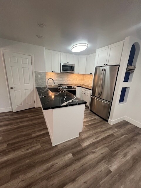 Building Photo - 5404 Balboa Arms Dr