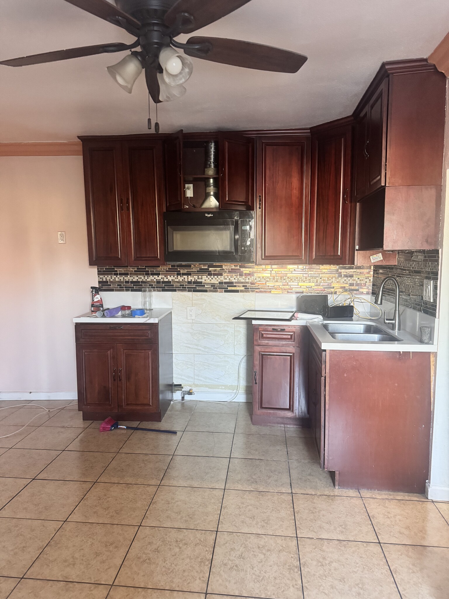 Kitchen - 3064 Inez St