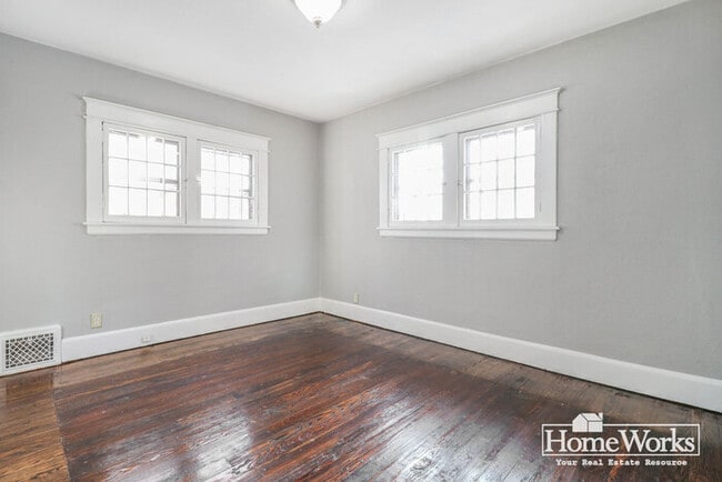 Building Photo - Charming 3-Bedroom Home with Updated Features and