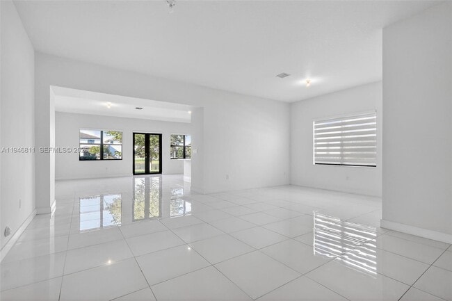 Building Photo - 4398 SW 173rd Ave