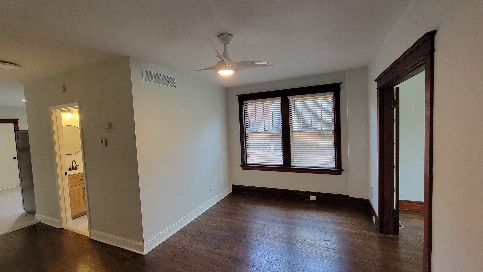 Building Photo - 5537 Holly Hills Ave