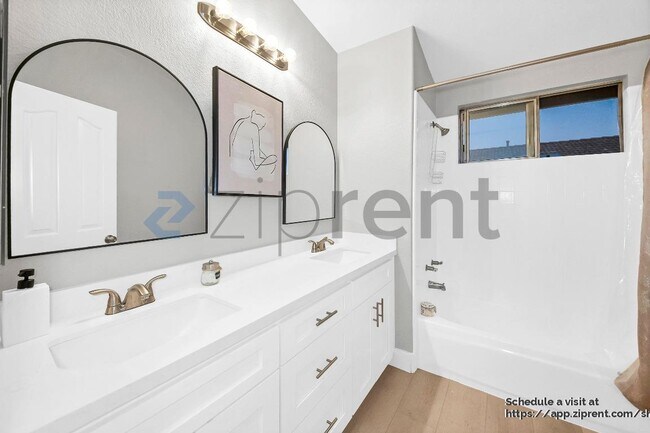 Building Photo - 23693 Cadenza Dr