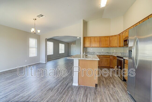 Building Photo - 15591 W Shiloh Ave