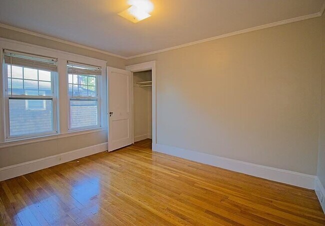 Building Photo - 33 Estabrook Rd