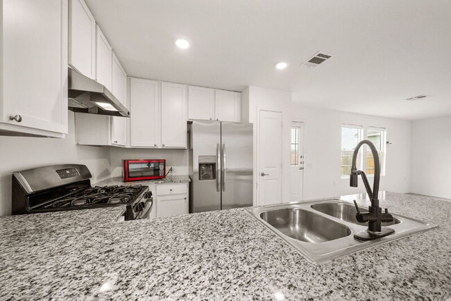 Building Photo - 5703 Dewberry Run