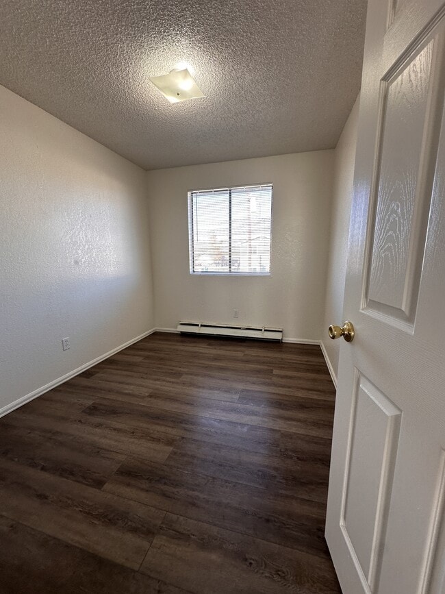 Building Photo - 3244 Rood Ct