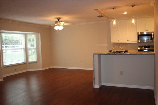Building Photo - 3125 S Lockwood Ridge Rd