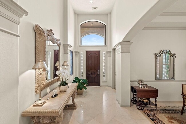 Building Photo - 4513 Country Club View