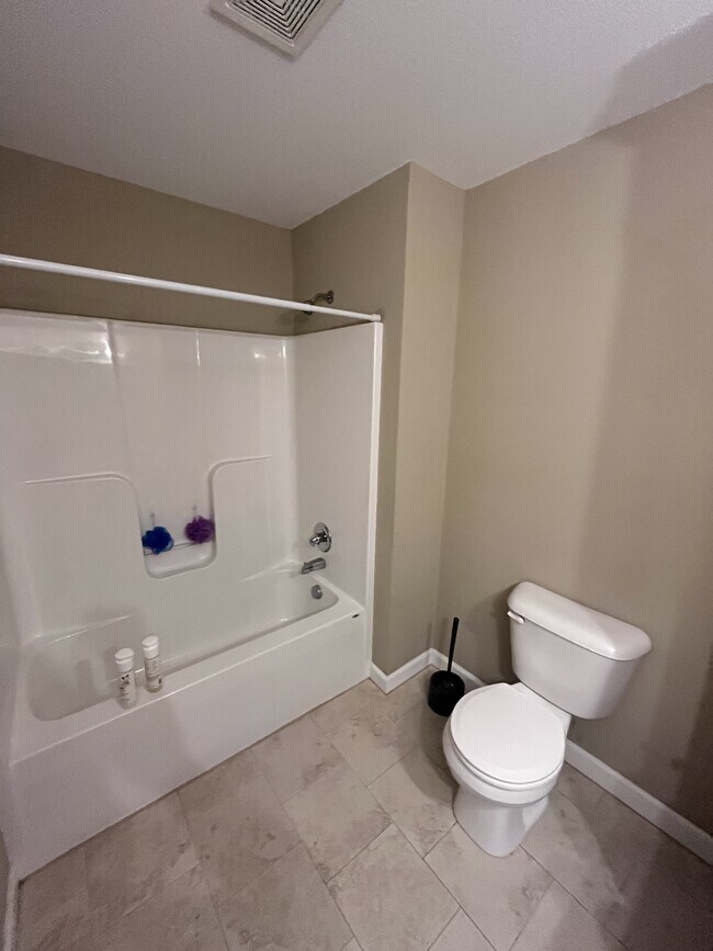 Building Photo - 455 Ash Ct