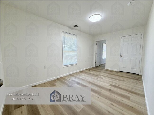 Building Photo - 307 Honeysuckle Dr