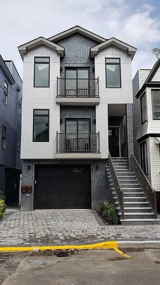 Primary Photo - 366 Armstrong Ave