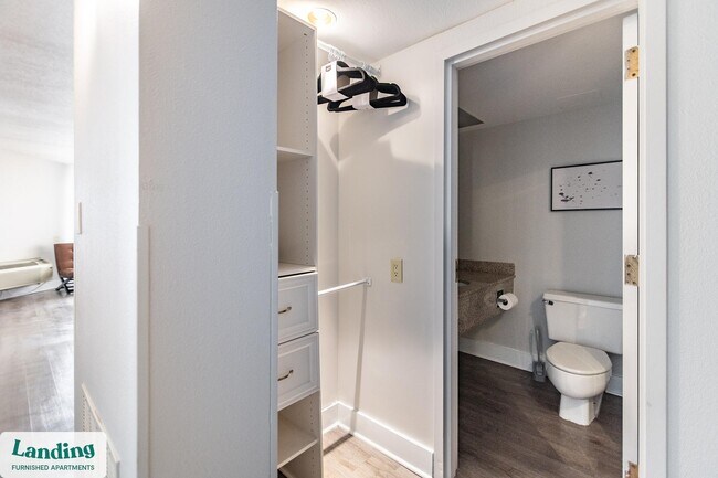 Building Photo - 1362 Passenger St