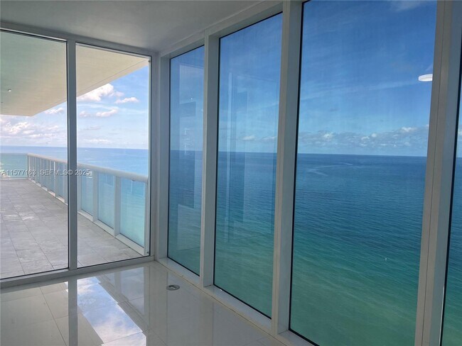 Building Photo - 1830 S Ocean Dr