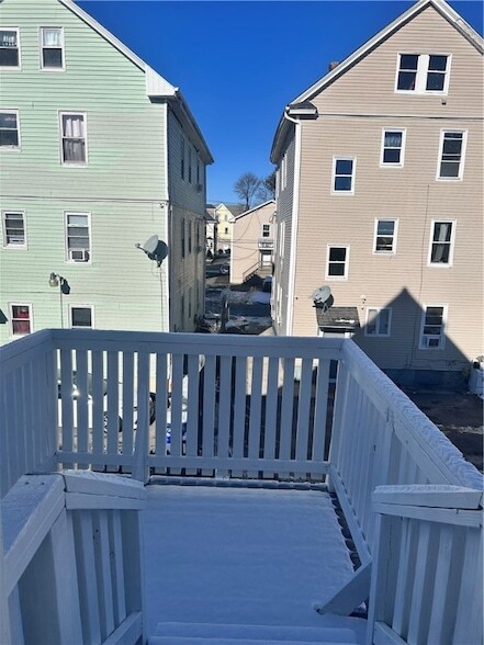 Building Photo - 181 Reynolds Ave