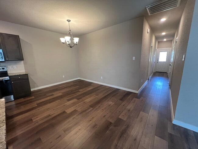 Building Photo - 25136 Pacific Wren Dr