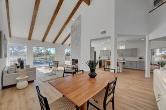 Building Photo - 3 Bedroom, 2.5 Bath Golf Course Home in Guard-Gated Canyon Gate