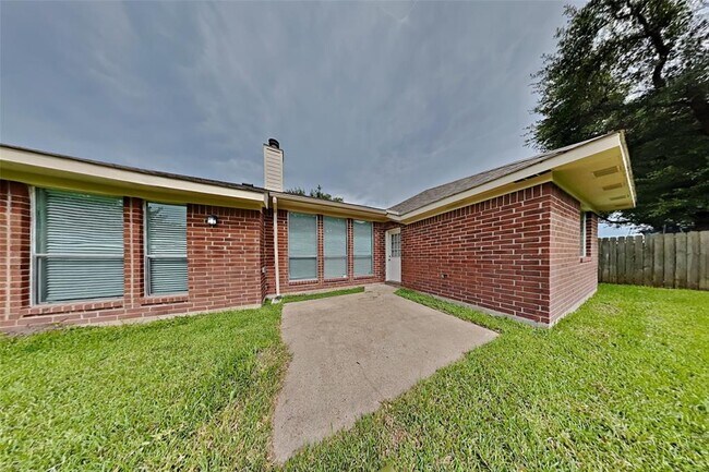 Building Photo - 7010 Apple Oak Ct