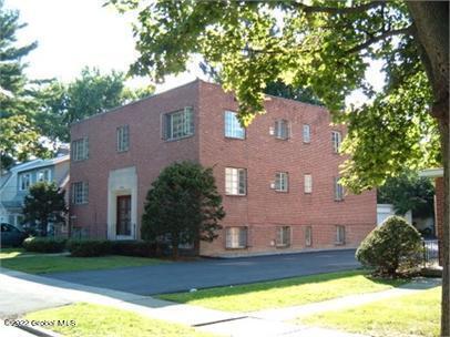 Building Photo - 31 Parkwood St