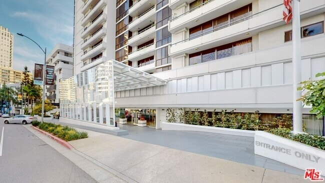 Building Photo - 10660 WILSHIRE