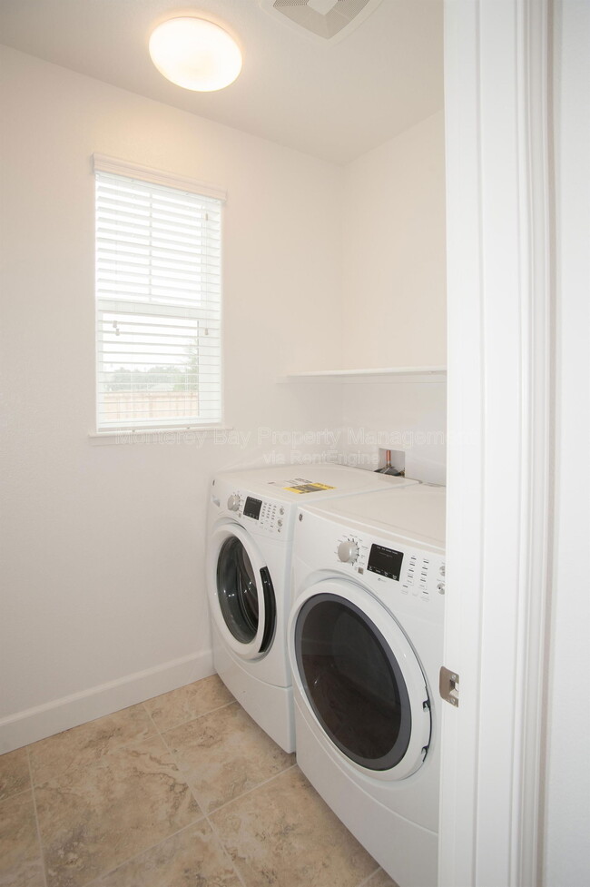 Building Photo - 202 9th St