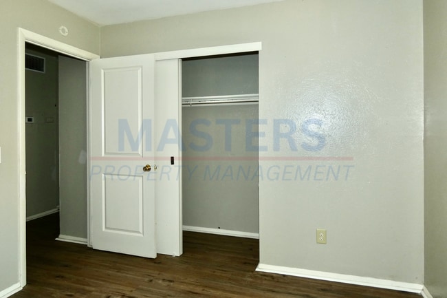 Building Photo - 5765 Steffens Ave
