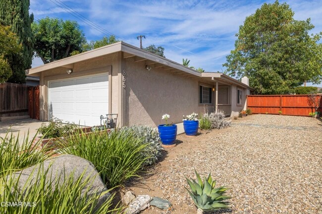 Building Photo - 865 W Hillcrest Dr