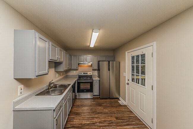 Building Photo - Fantastic 3bd/2ba home! Let yourself in!