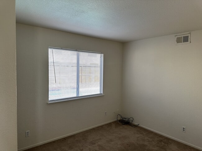Building Photo - 742 Cherry Hills Ct