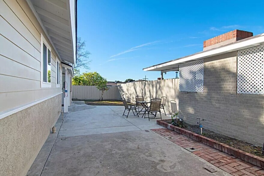 Building Photo - 8069 Darryl St