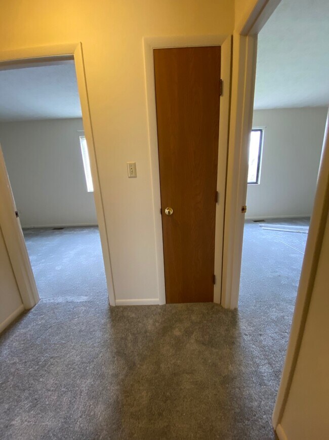 Building Photo - 813 Trustway Ct