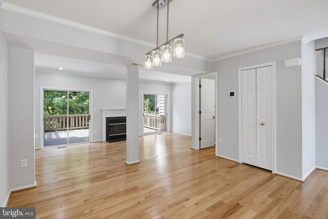 Building Photo - 7779 Chatfield Ln