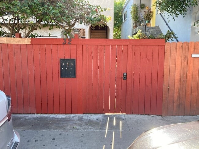 Front entrance - 32 18th Ave