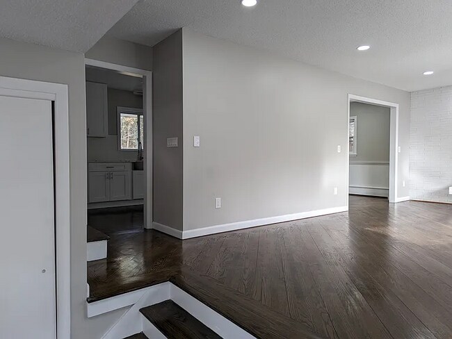 Building Photo - this contemporary & brightly remodeled 2,400 sqft home