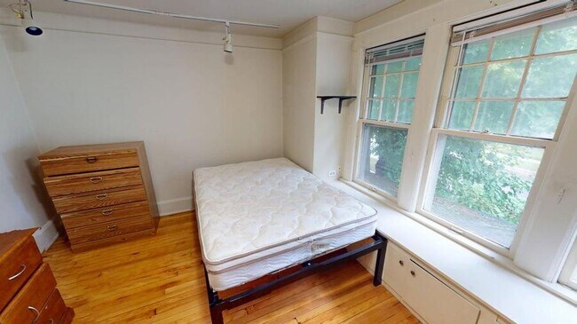 Building Photo - 1145 S. Forest-1145SF