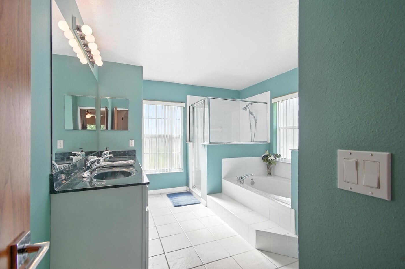 Building Photo - 9 Birch Haven Pl