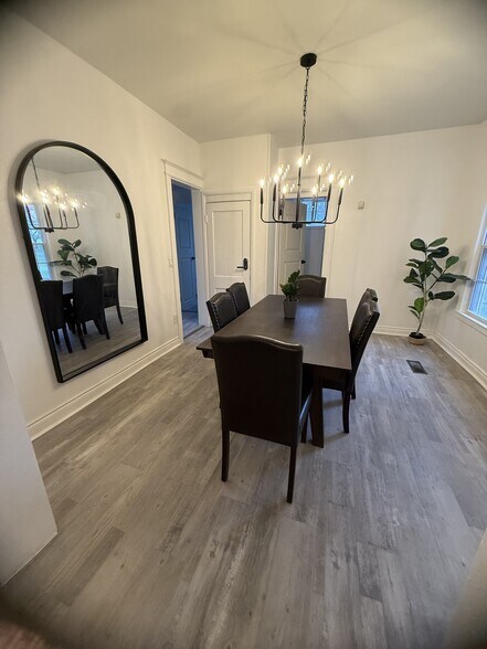 Building Photo - 366 Seward St