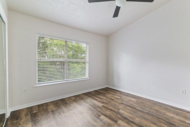 Building Photo - 6519 W Newberry Rd