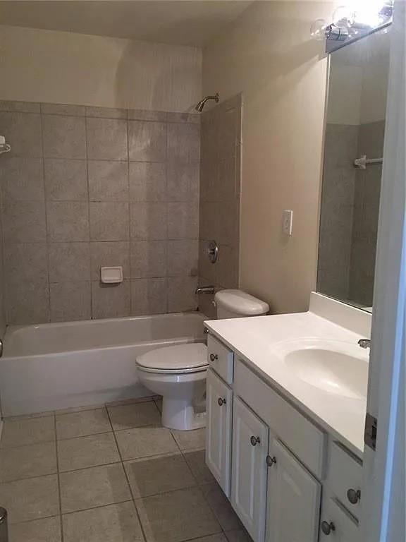 Building Photo - 3525 Moor Pointe Dr