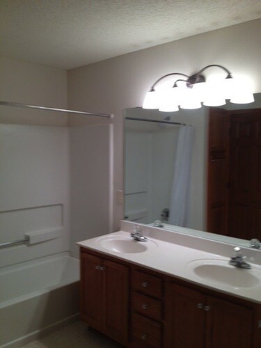 Building Photo - 633 Kingfisher Ln