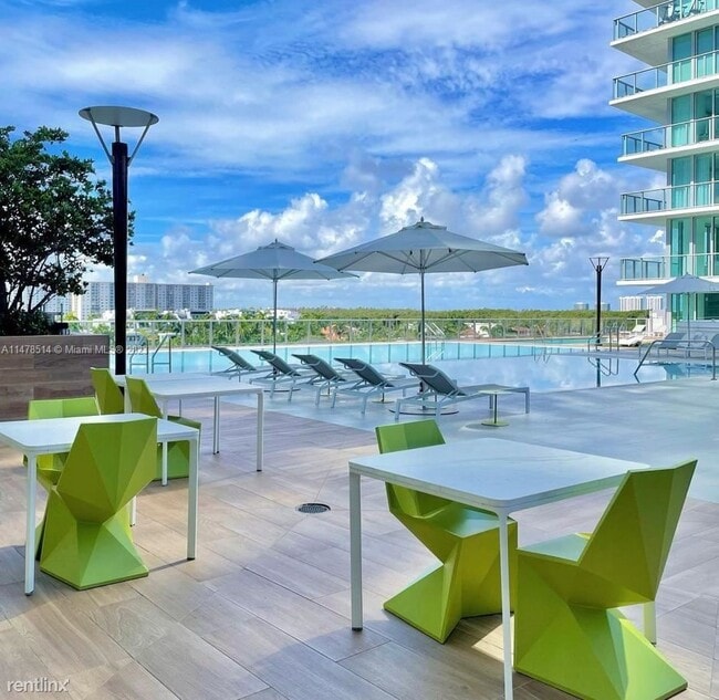 Building Photo - 3 br, 3.5 bath Condo - 330 Sunny Isles Blv...